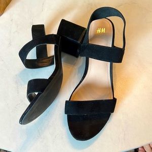 Black chunk heel with elastic strap size EU40
